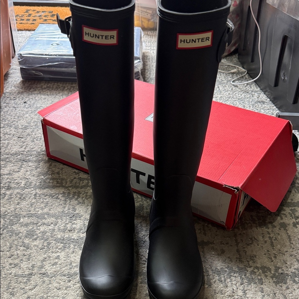 Hunter Classic Black Waterproof Boots - Picture 3 of 9